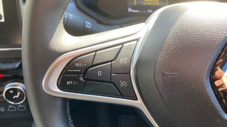 Renault Clio 1.6 E-TECH full hybrid 145 Evolution 5dr Auto Hybrid Hatchback